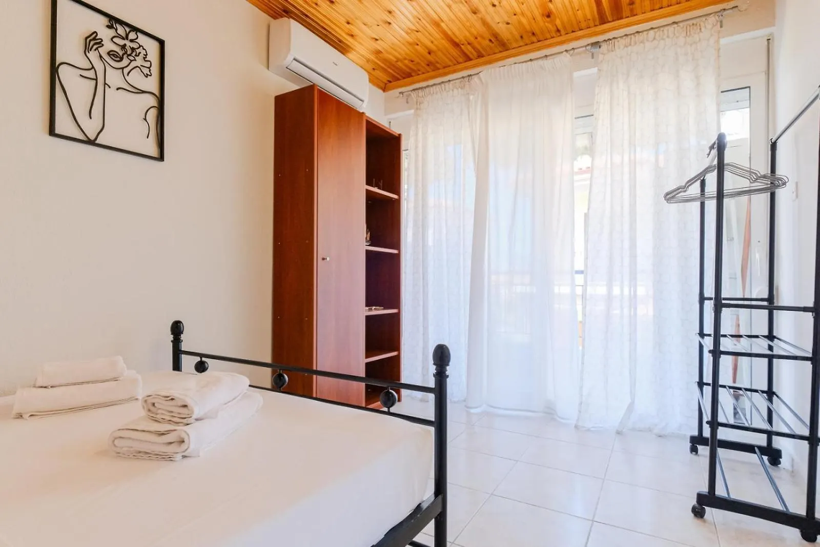 Hidden Pine Apartment Pefkochori